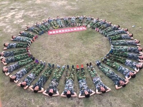 深圳大梅沙户外拓展训练、销售团队拓展训练一天方案_深圳拓展训练